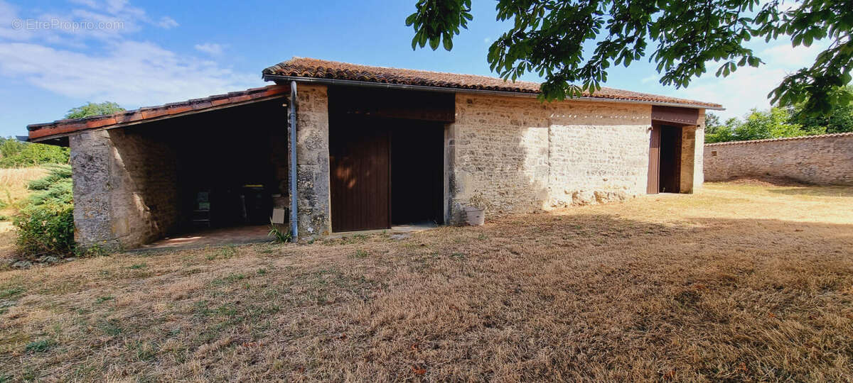 Maison à RUFFEC