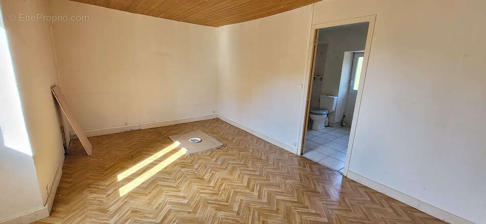 Maison en pierre à rénover sur 4,8 hectares - photo 6