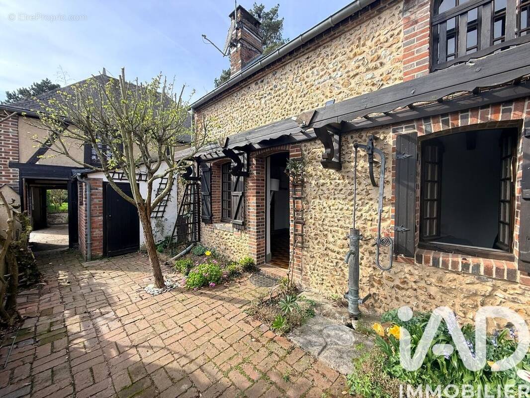 Photo 1 - Maison à CHAMBEUGLE