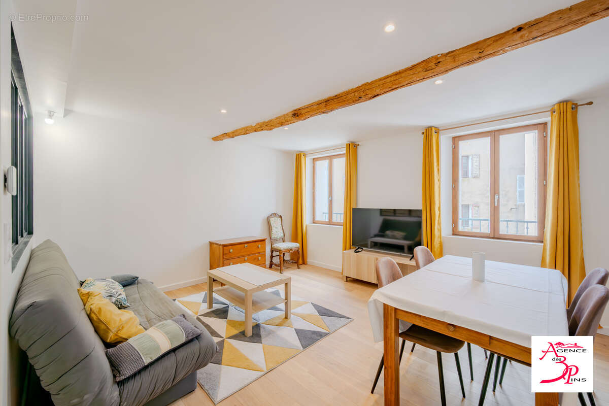 Maison à COLLOBRIERES