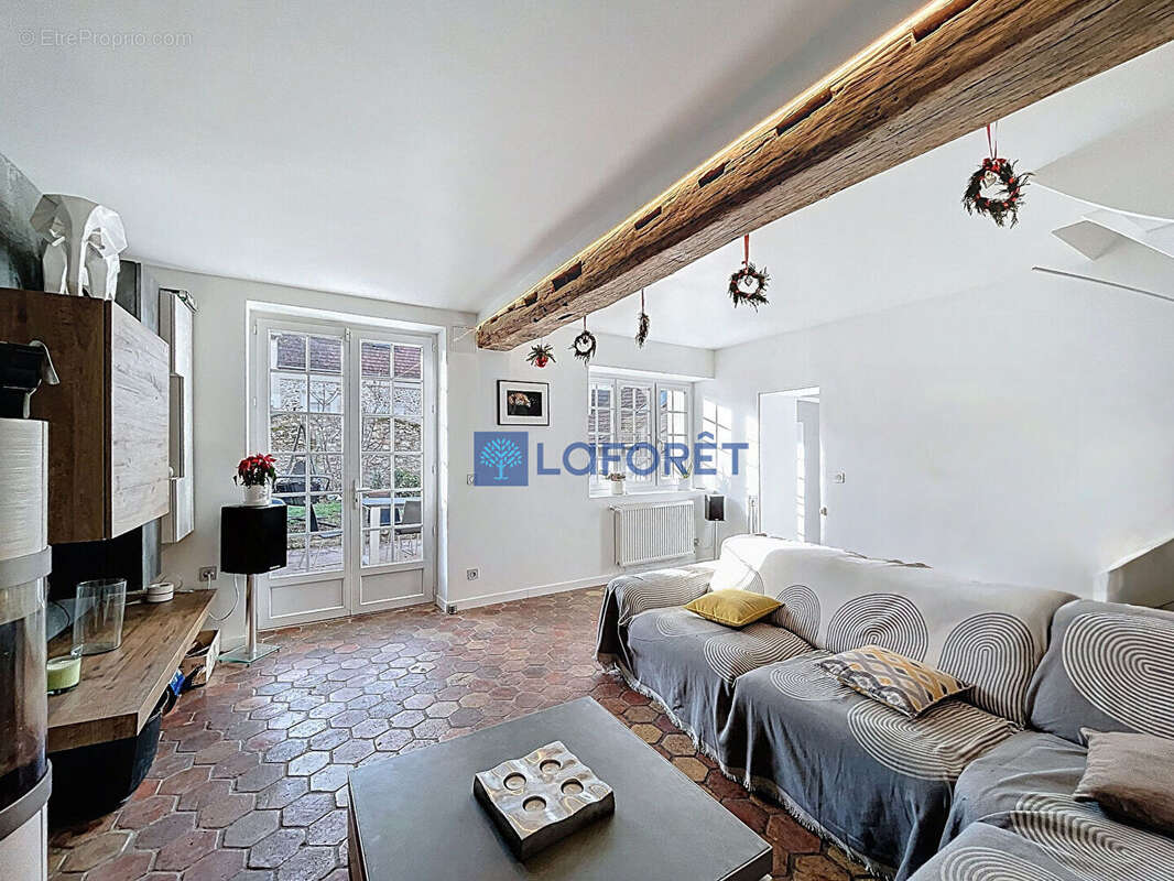 Maison à SAINTRY-SUR-SEINE