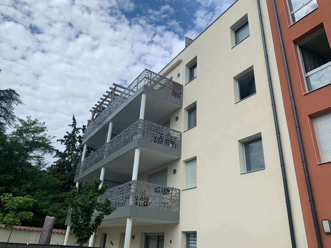 Appartement à VEAUCHE