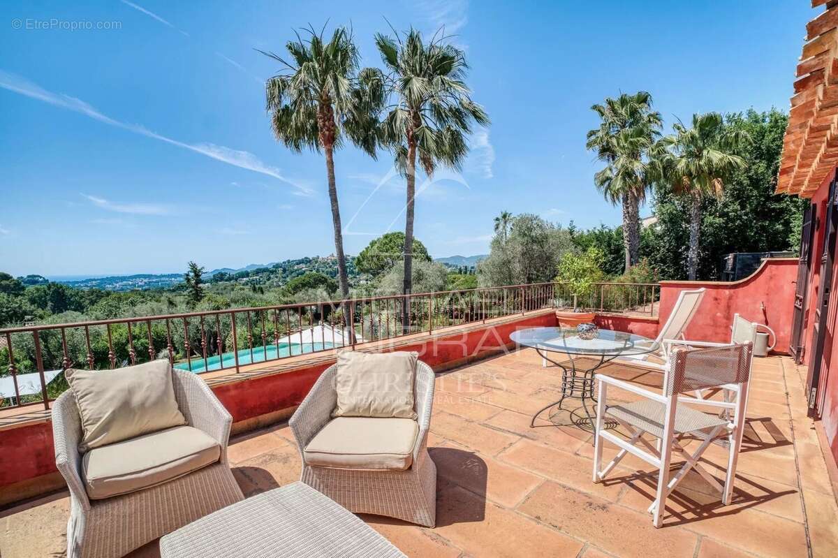 Maison à MOUGINS