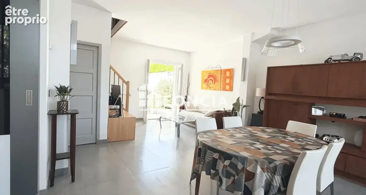 Maison 5 pièces rénovée exposée sud -jardin - 10 minutes à pied de la gare - photo 2