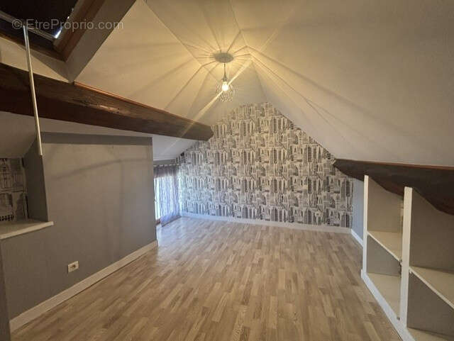 EXCLUSIVITE, AUTUN, plein centre ville, immeuble libre avec T2 en RDC, un T4, garage et cave! - photo 8