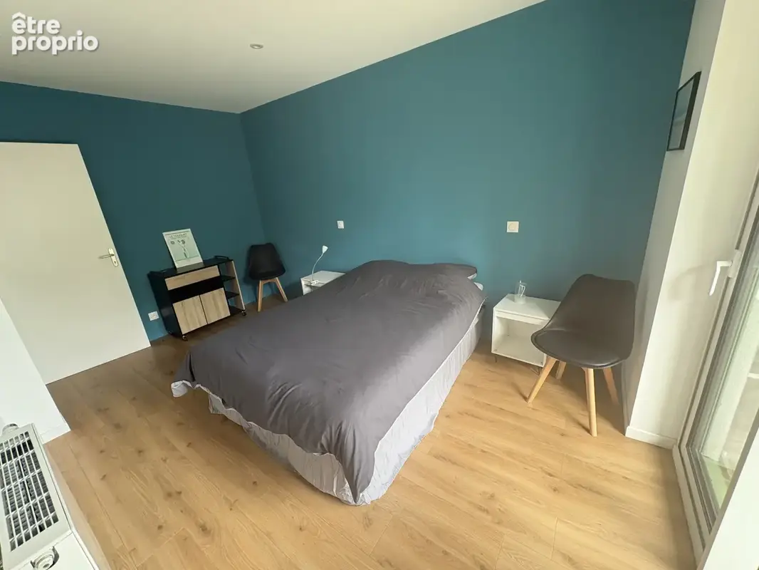 Bâtie sur 550 m2 dans un secteur calme, jolie villa récente de 4ch et 2 sdb - photo 9