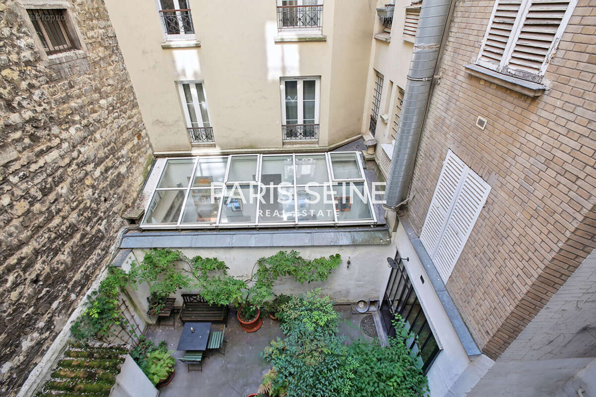 Appartement à PARIS-7E