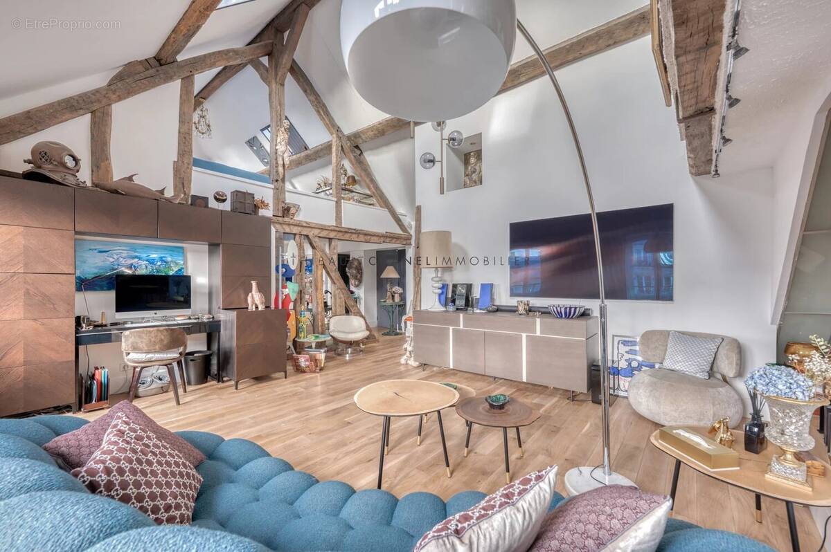 Appartement à PARIS-10E