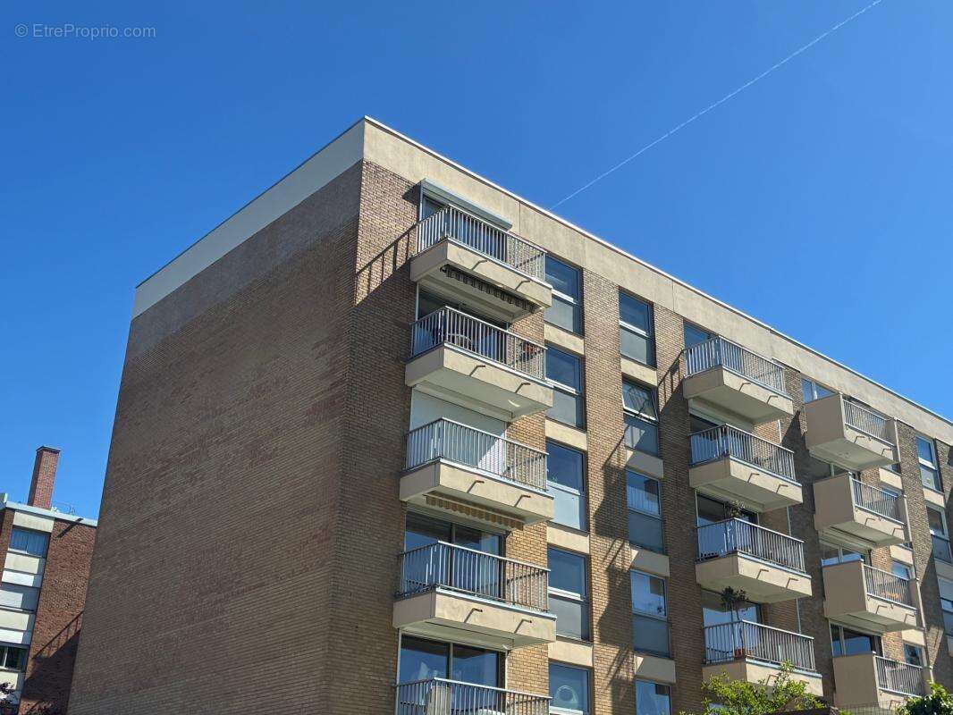 Parc barbieux t3 73.30m² lumineux sans vis a vis , parking couvert , cave - photo 5