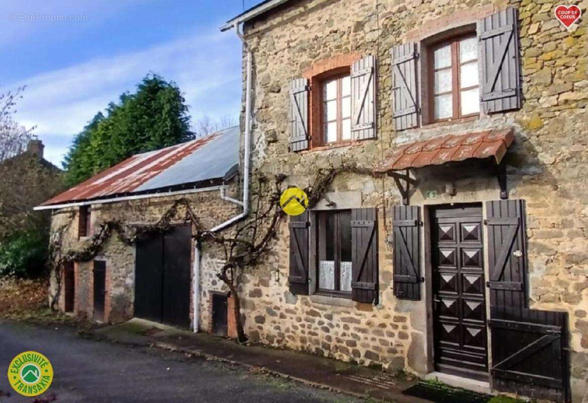 Maison à CEYROUX