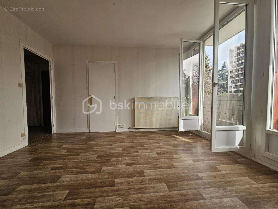 Appartement à MEYLAN