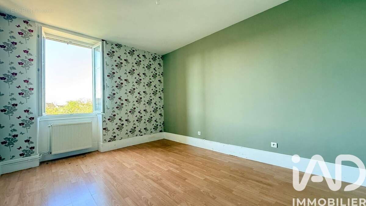 Photo 3 - Appartement à GUEUGNON