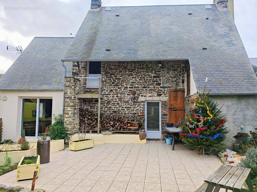 Maison à CONDE-SUR-NOIREAU