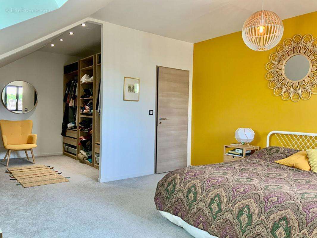 Maison à FONTAINE-LE-PORT