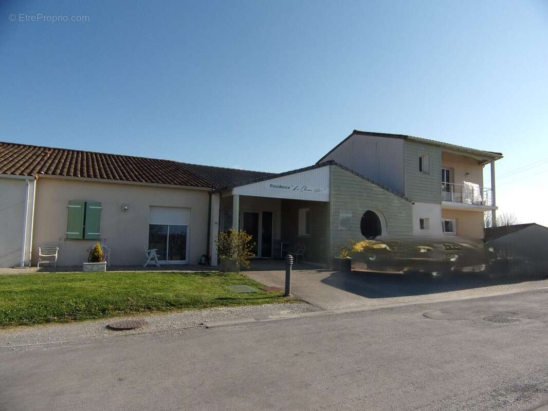 Appartement à CHEF-BOUTONNE