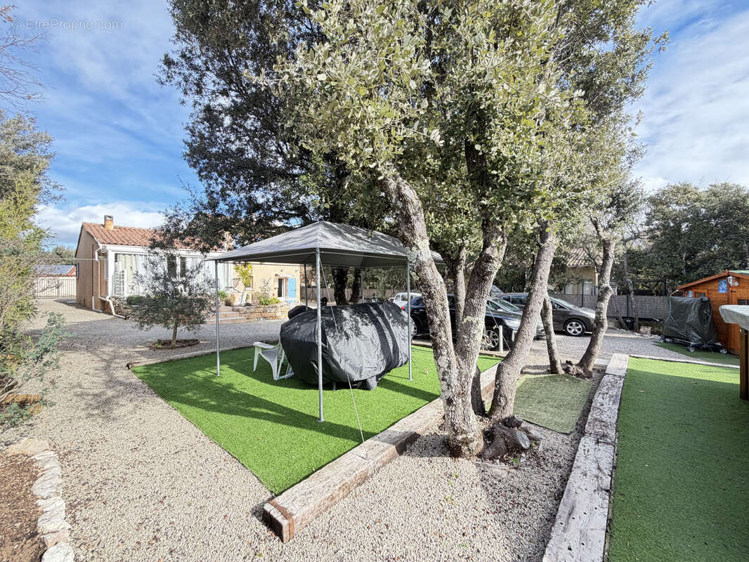 Maison à REGUSSE