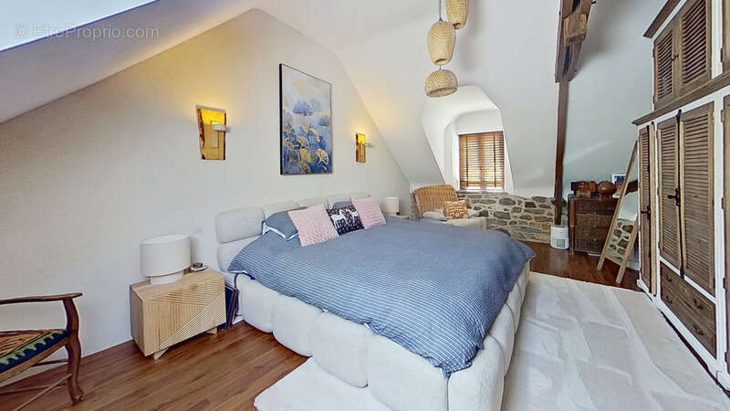 Maison en pierre , pleine de charme - 3 Chambres et mezzanine - COURNON - photo 10