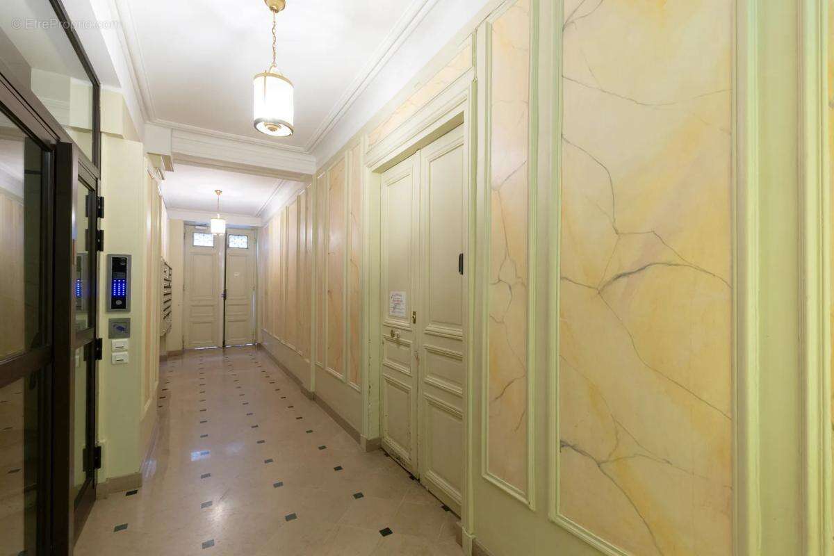 Appartement à PARIS-3E