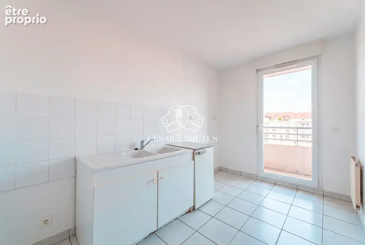 Appartement 4 pièces 80 m² à vendre à Lyon-7e (69007) - photo 9