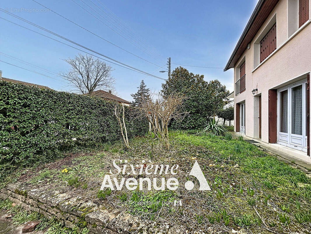 Maison à VAULX-EN-VELIN