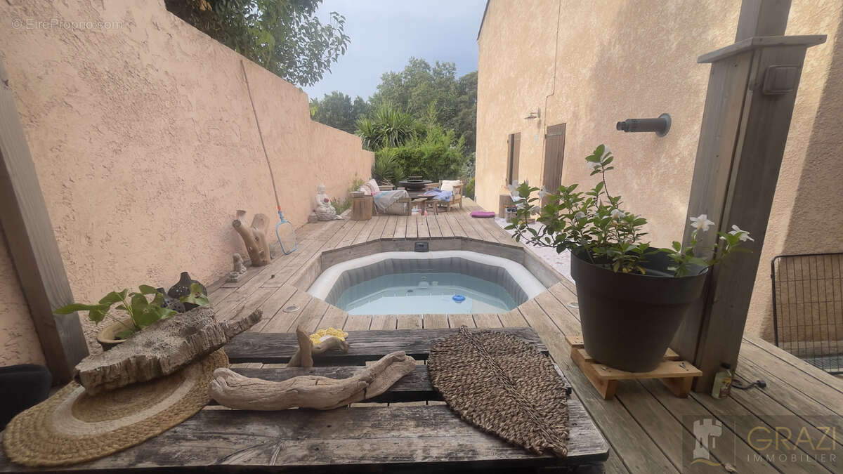 Appartement à SIX-FOURS-LES-PLAGES