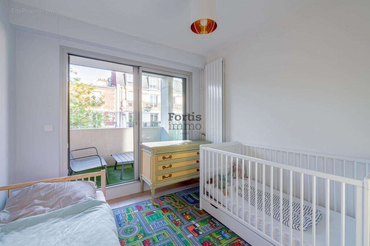 Appartement à PARIS-18E