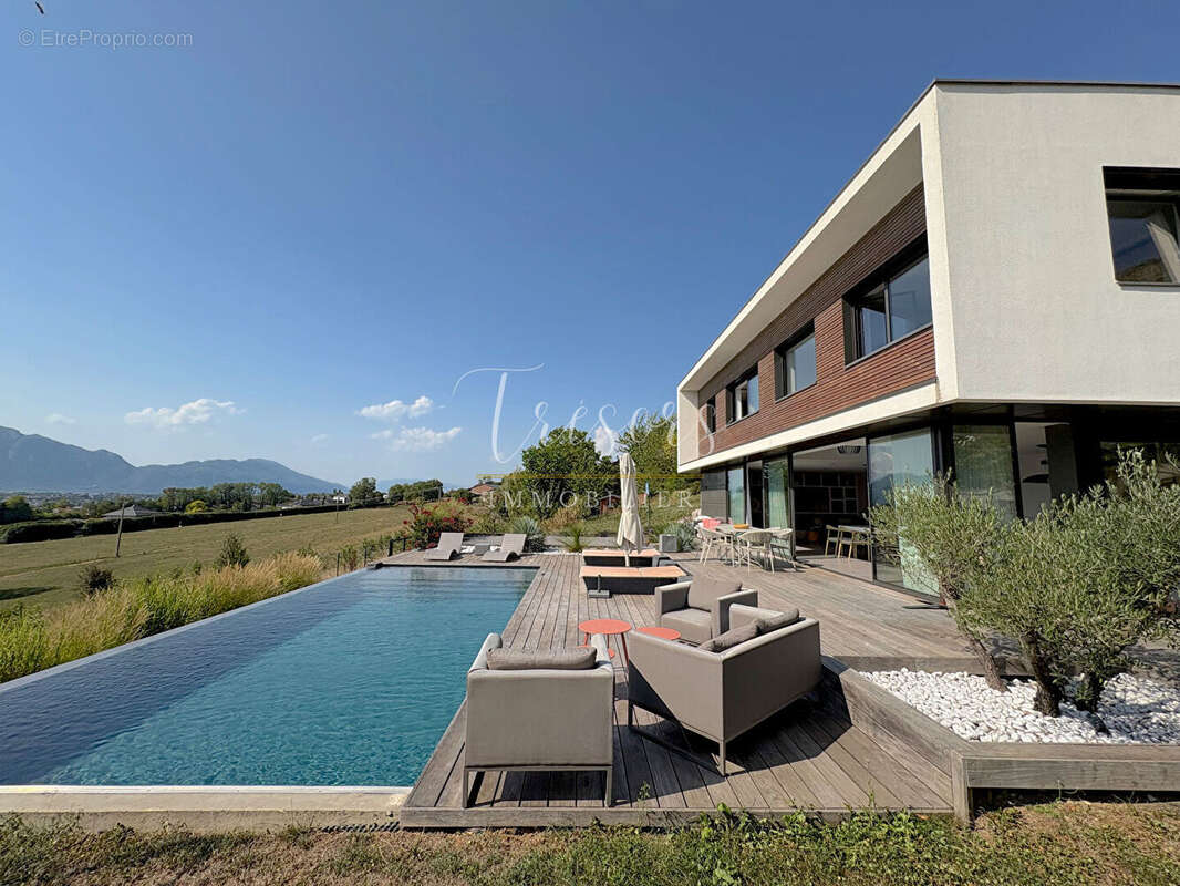 Maison à MERY