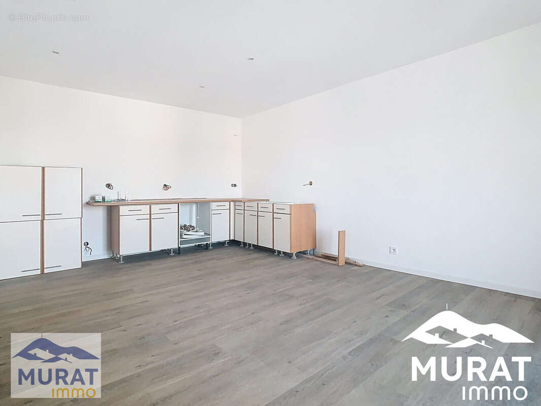 Maison à AUZAT-LA-COMBELLE