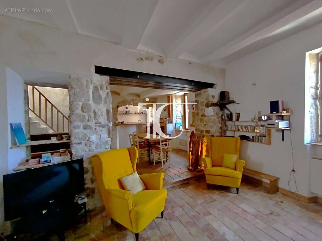 Maison à SAINT-PAUL-LE-JEUNE