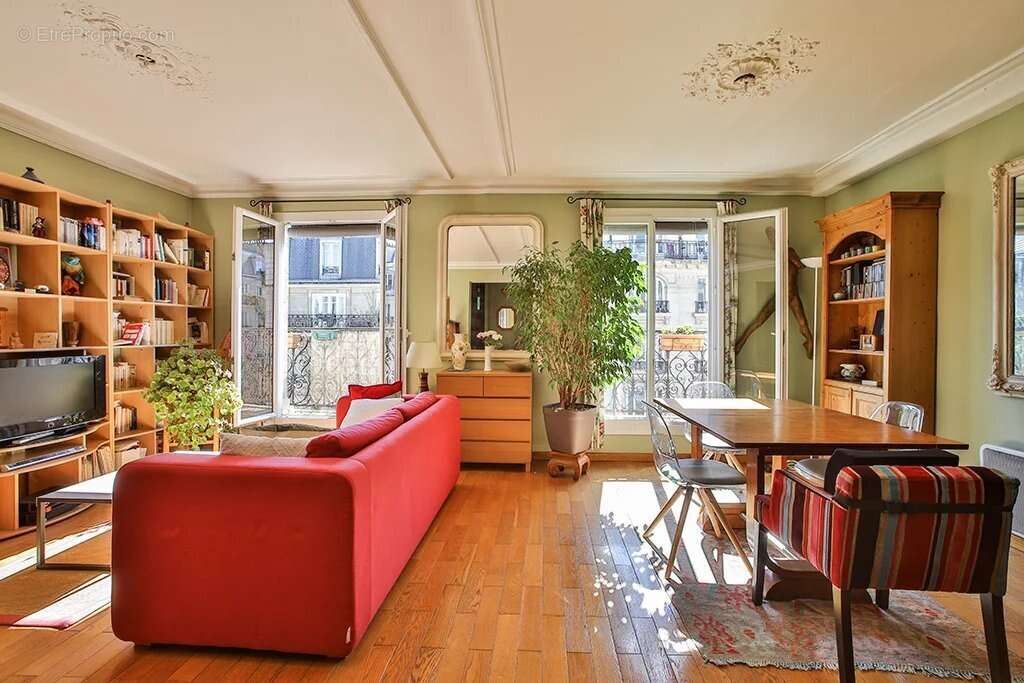 Appartement à PARIS-18E