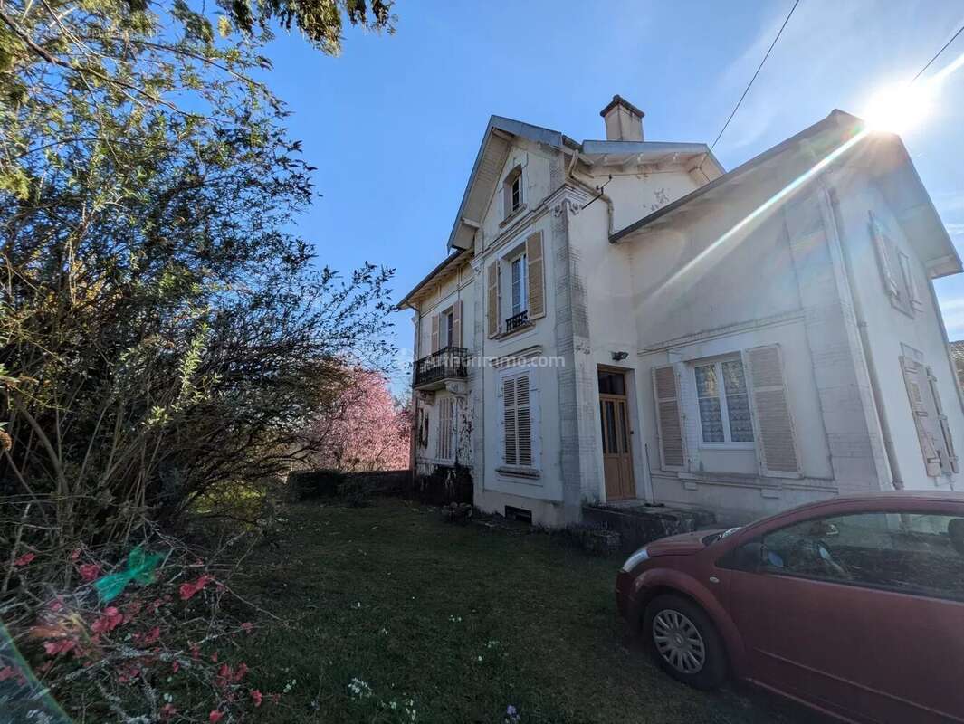 Maison à NEUFCHATEAU