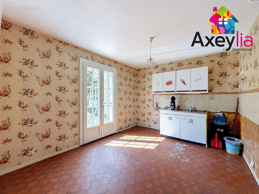 A vendre - mably - maison avec trois chambres, bureau, garage et terrain - photo 4