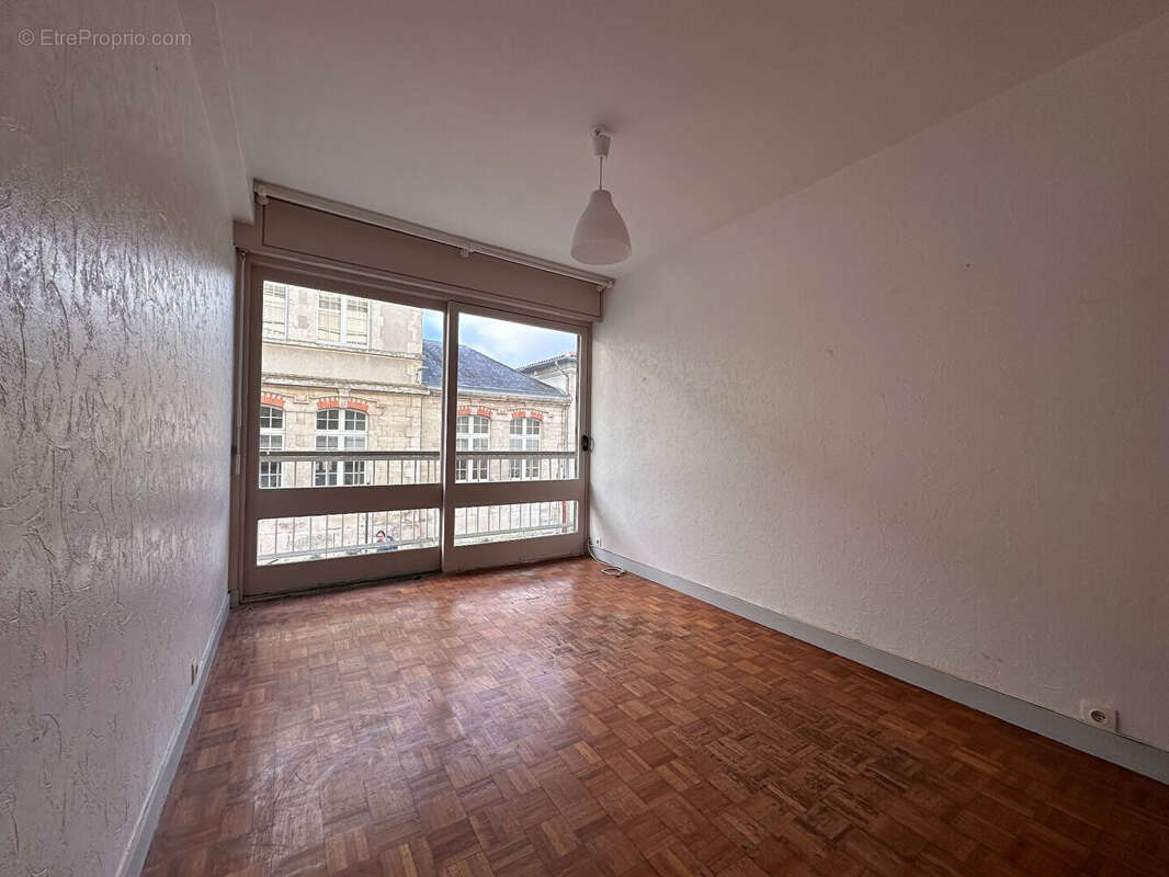 La Rochelle -  Appartement de type IV de 95,46 m² dans le quartier des écoles - photo 5