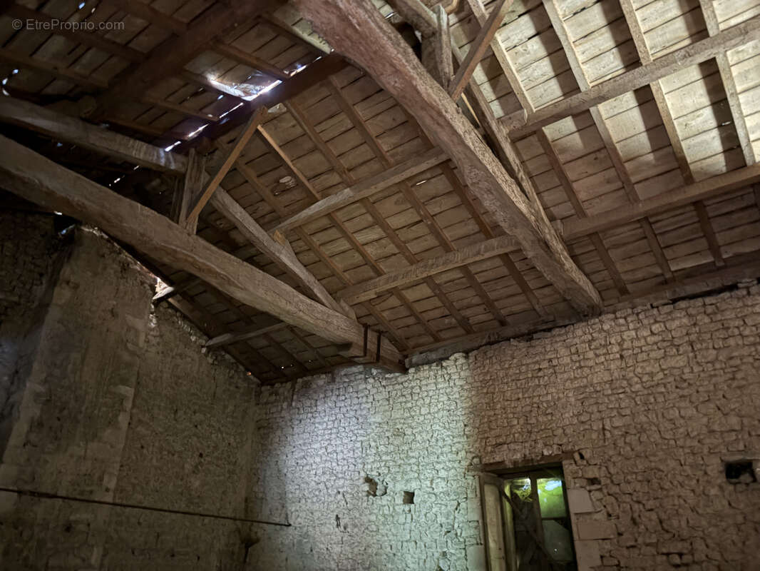 Maison à ANGEAC-CHAMPAGNE