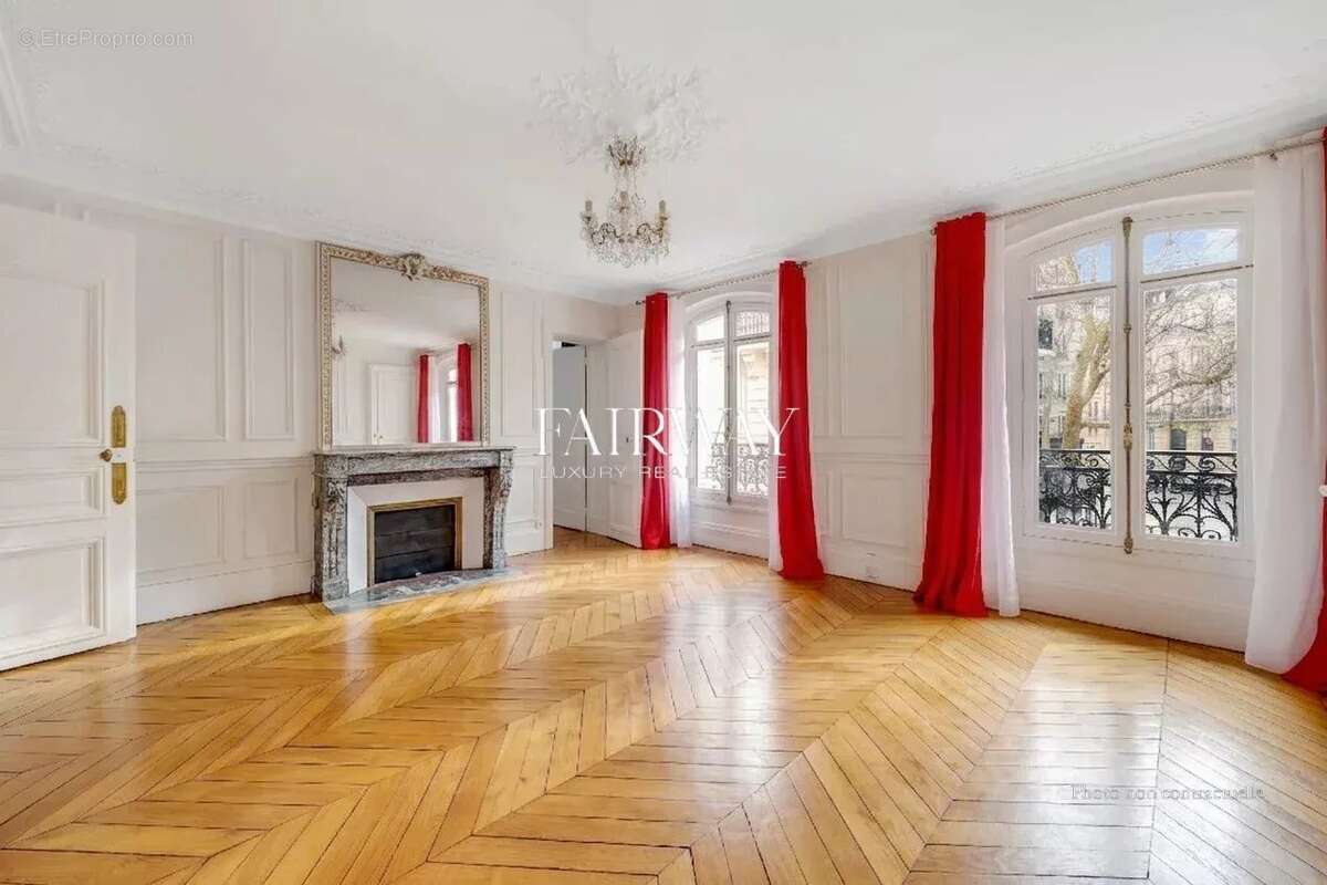 Appartement à PARIS-8E