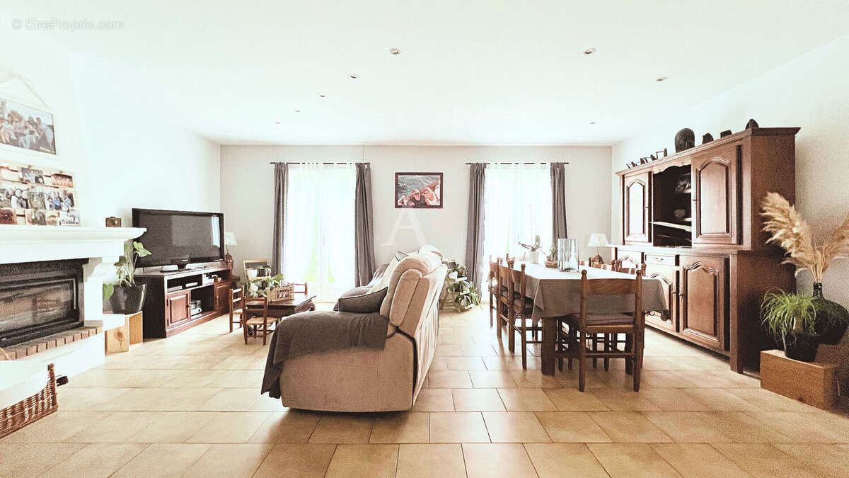 Maison à NIEULLE-SUR-SEUDRE