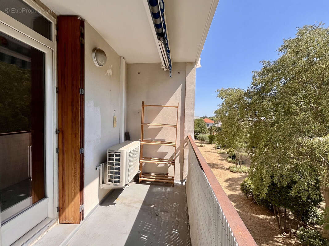 Appartement 79 m² à Nimes  - photo 2