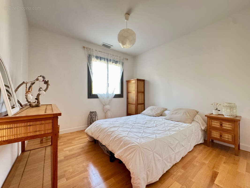 Maison à VAILHAUQUES