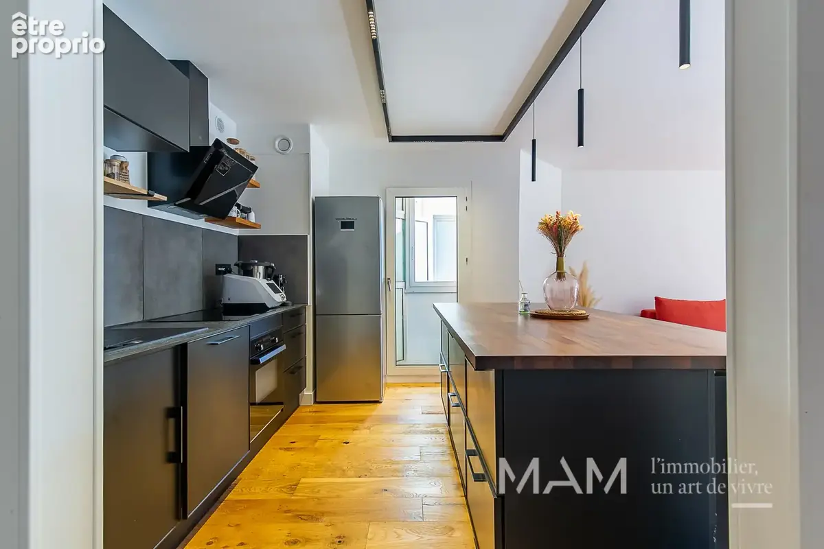 T3 78 m2 avec toit-terrasse 72 m2 et vue collines - photo 11