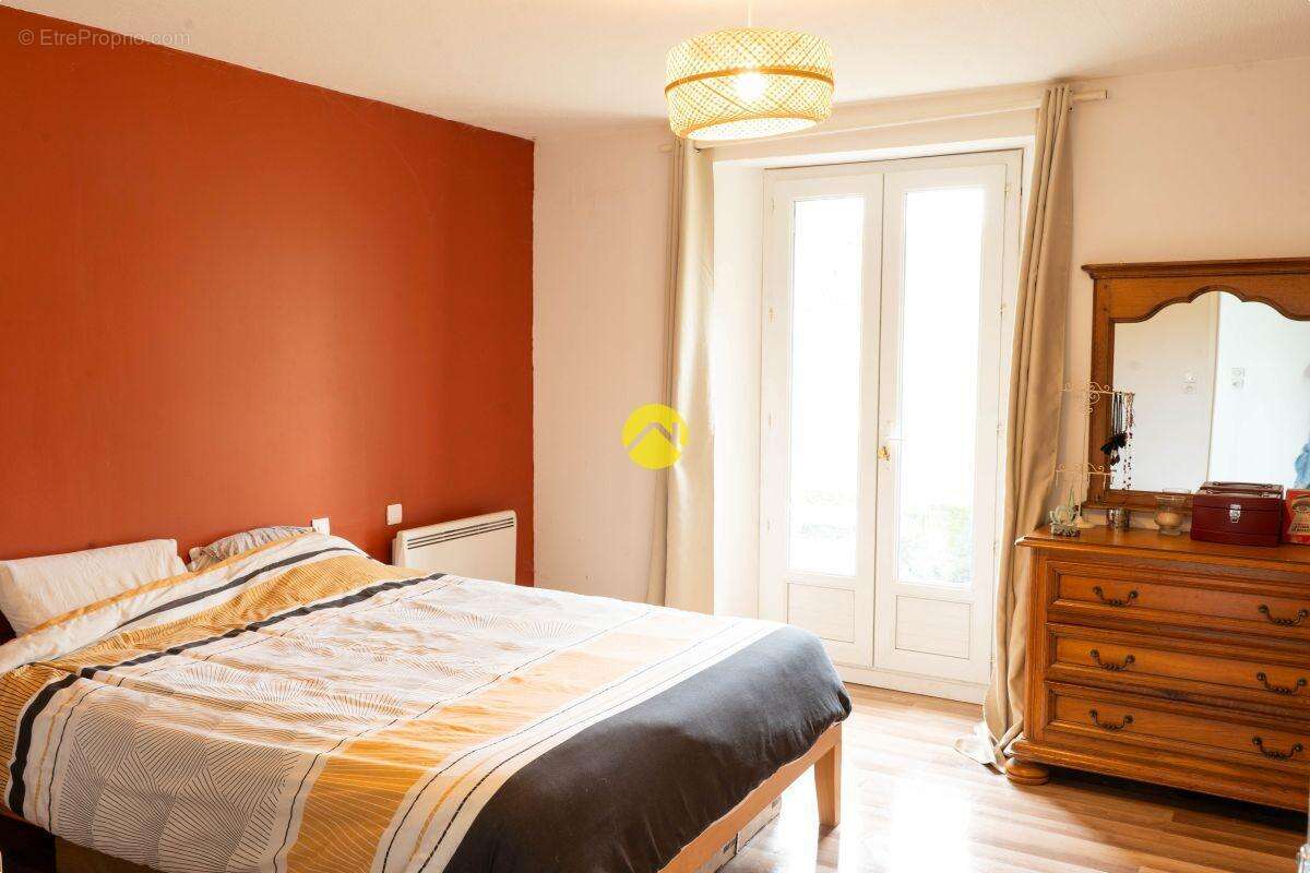 Maison à SAINTE-ALVERE