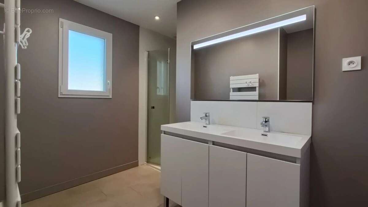 Maison à NEUVILLE-DE-POITOU