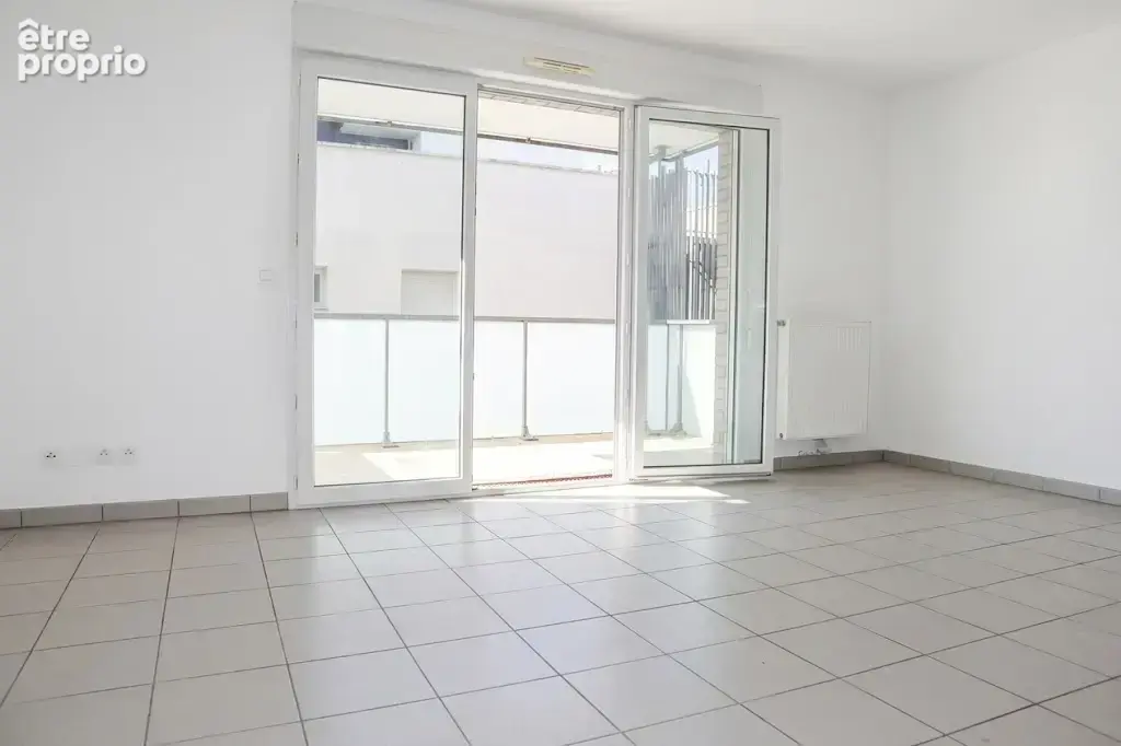 Bx Lac - Appartement T2 avec Balcon et parking privatif - photo 2