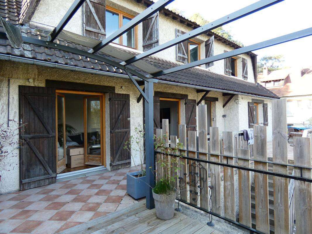 Maison à IVRY-LA-BATAILLE