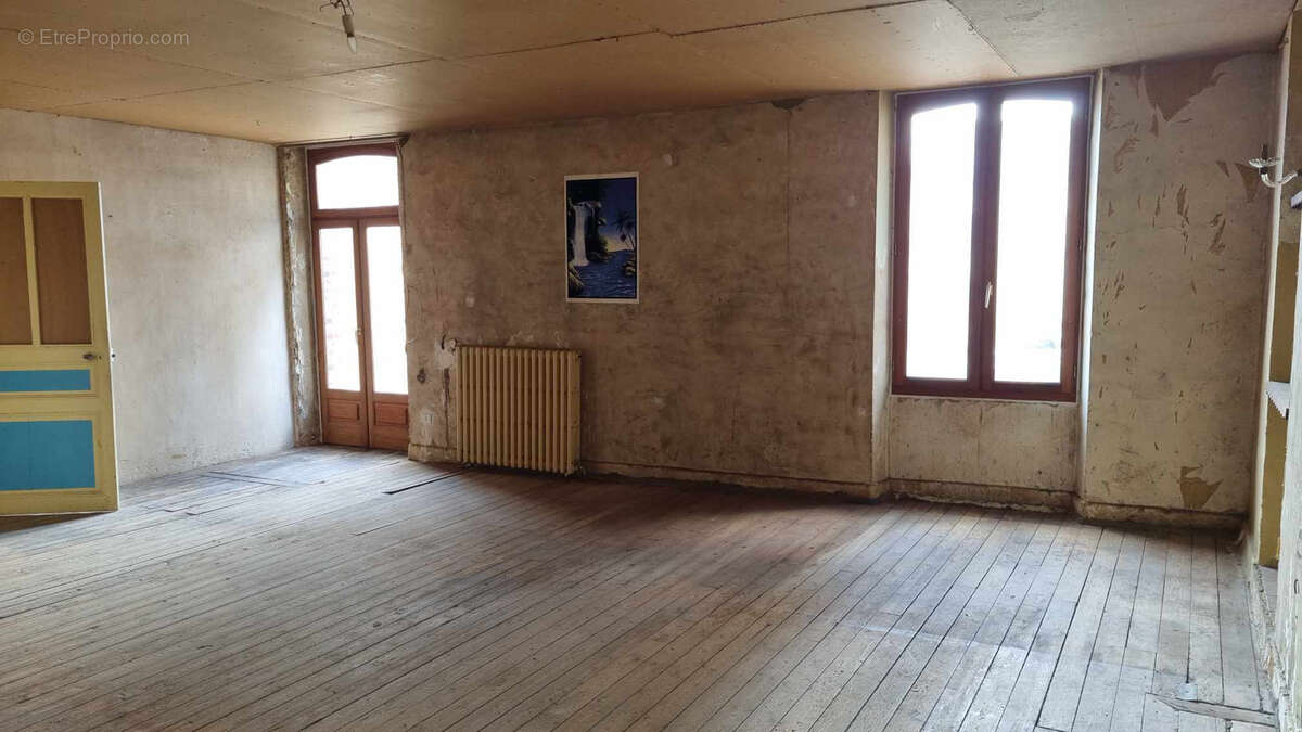 Maison à SAINT-CALAIS