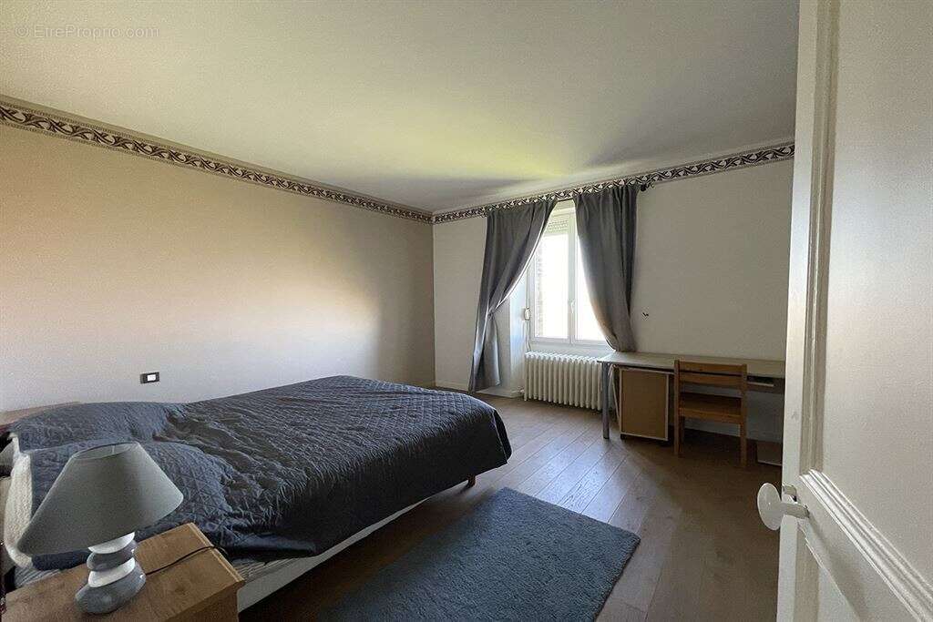 Maison à CLOS-FONTAINE