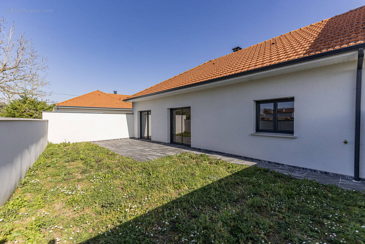 Photo 1 - Maison à MAZEROLLES