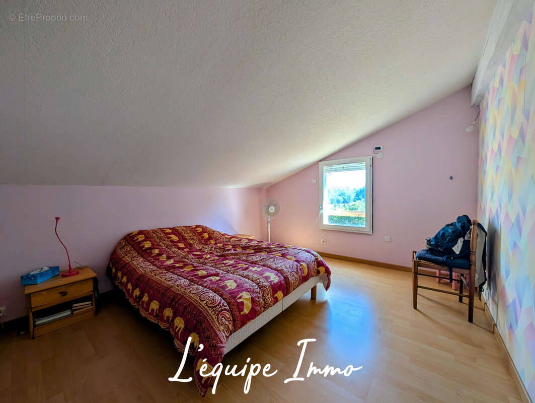 Grande Maison familiale avec piscine et garages sur 4300 m2 de terrain - photo 15