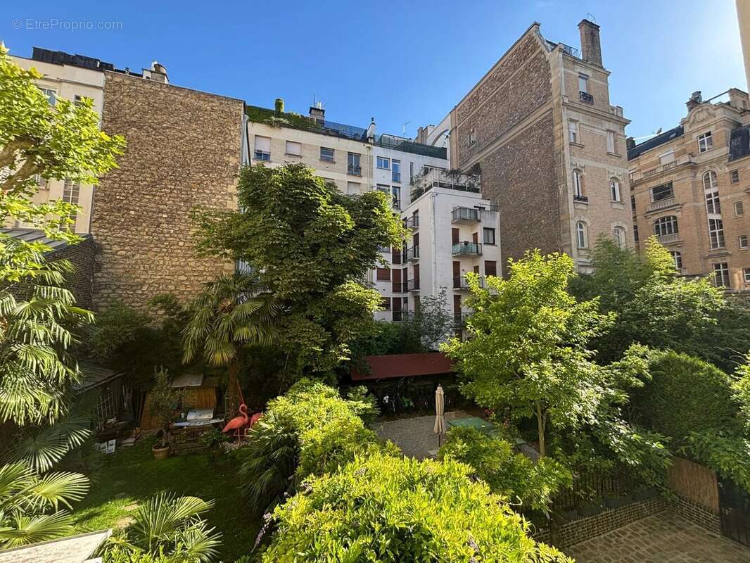 Appartement à NEUILLY-SUR-SEINE