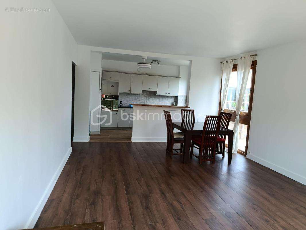 A vendre appartement de 4 pièces de 89 m² avec grand balcon, parking & cave – Résidence Élysée 2 - photo 7