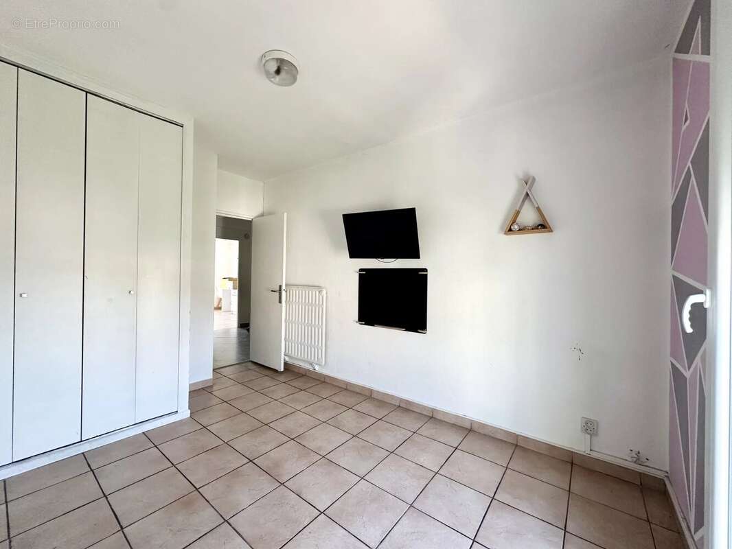 Appartement à CARROS